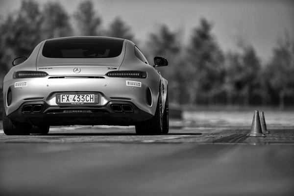 Pourquoi de nombreux véhicules modernes sont dépourvus de GPS embarqué ?